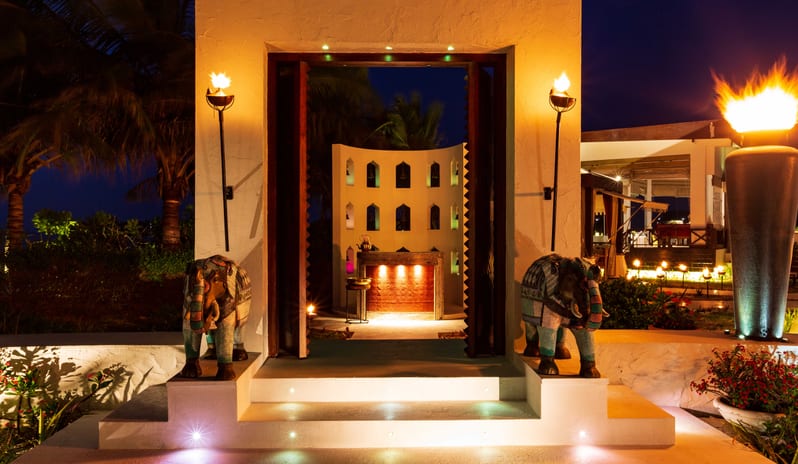OZEN RESERVE BOLIFUSHI, Tradition Saffron Exterior Night